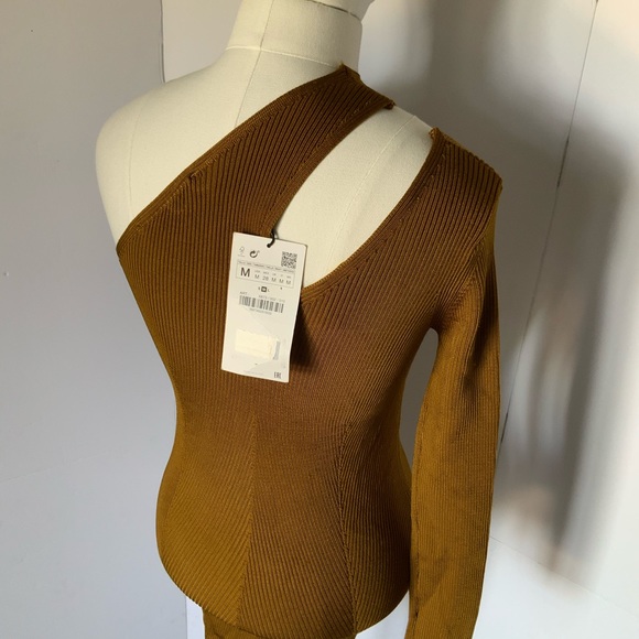 Zara | one sleeved dress - Picture 4 of 6